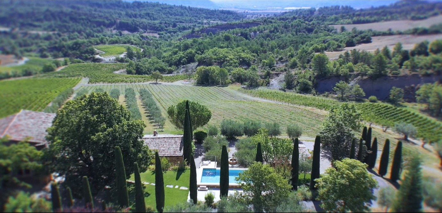 Domaine des Bergeries de Haute-Provence : viticulture face aux pénitents des Mées